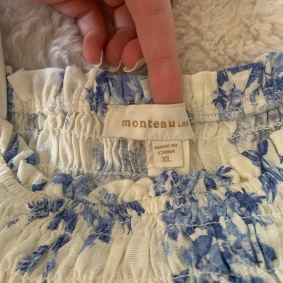 Montreau Floral Blue and White Women's Top - Picture 2 of 4